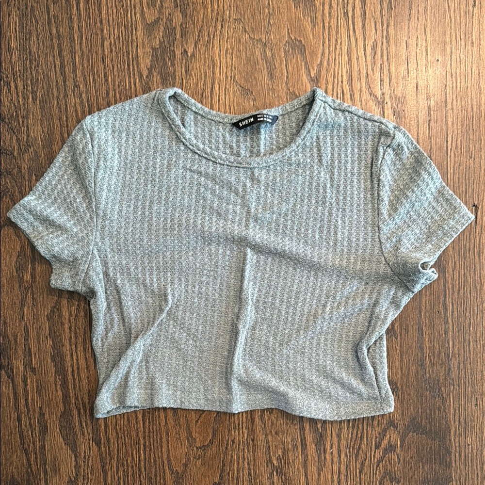 SHEIN Light Green Cropped Top